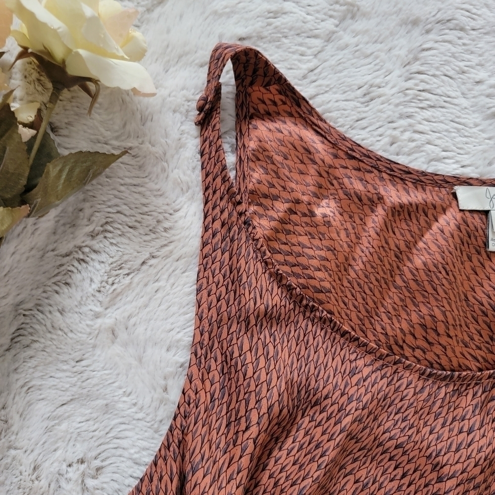 Joie 100% Silk Burnt Orange Geometric Sleeveless Blouse Size XS - Picture 4 of 11